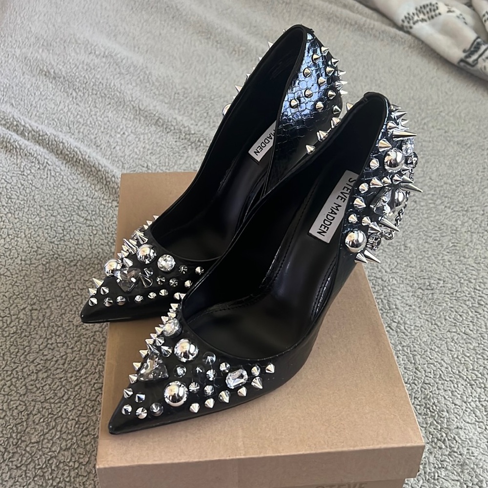 Steve Madden Veronicka studded pumps